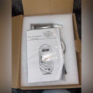 Glass-Cleaning Robot with Remote